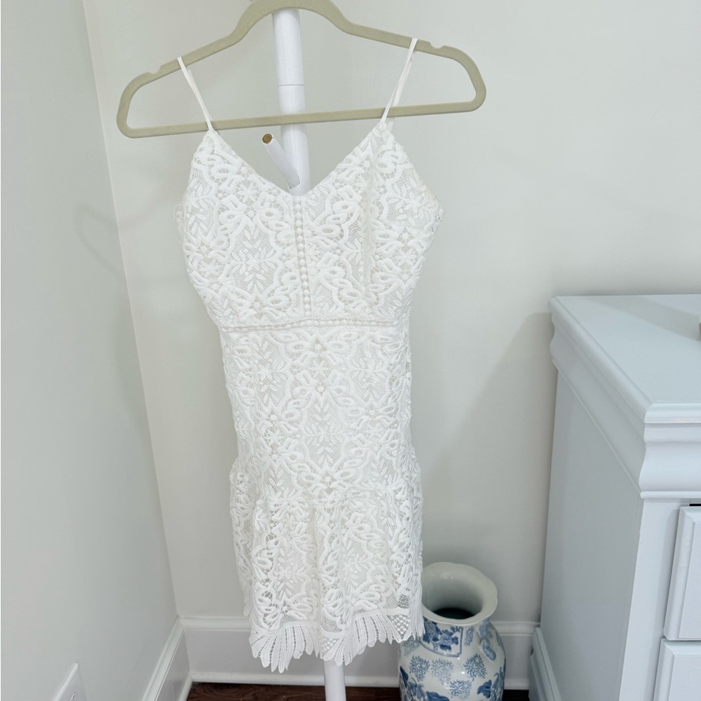 Elegant White Lace Dress